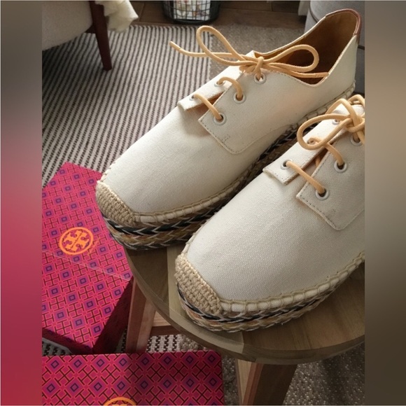 TORY BURCH-WEEKEND SALE - Picture 8 of 16